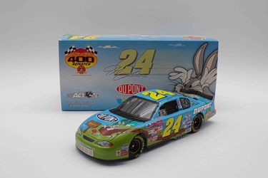 **Damaged See Pictures** Jeff Gordon 2002 DuPont / Looney Tunes Rematch 1:24 Nascar Diecast **Damaged See Pictures** Jeff Gordon 2002 DuPont / Looney Tunes Rematch 1:24 Nascar Diecast  