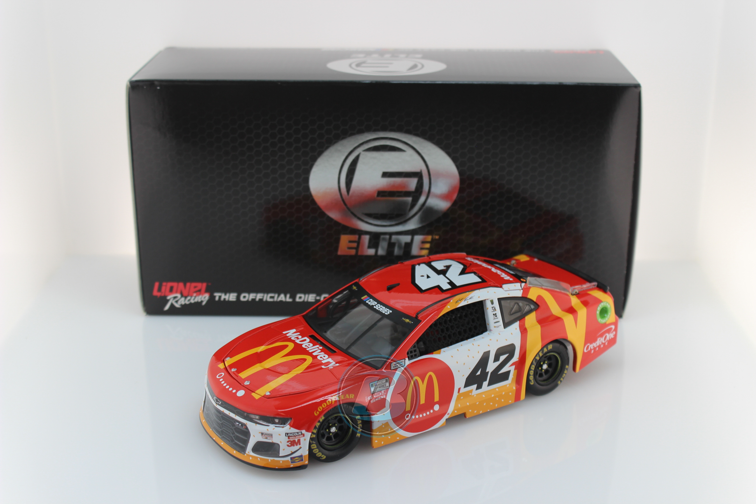 Lionel Racing Matt Kenseth Autographed 2020 McDonald's McDelivery All-Star 1:24 Nascar Diecast 