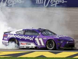 *Preorder* Denny Hamlin 2026 Yahoo / Las Vegas 3.15.26 Race Win 1:64 Nascar Diecast Denny Hamlin, Nascar Diecast, 2026 Nascar Diecast, 1:64 Scale Diecast