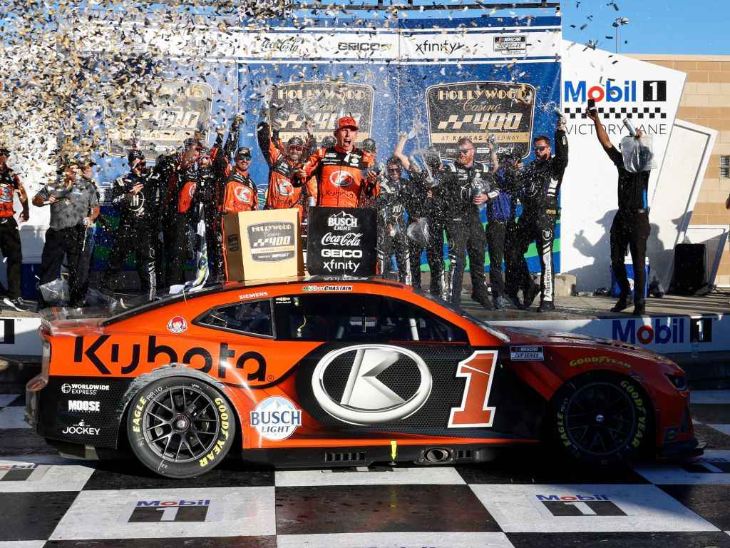 Ross Chastain, Vincitore A Kansas, #1, 1/64 2024 Action Camaro ZL1 - Modello Diecast NASCAR - Foto 4