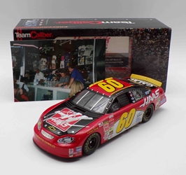 ** With Picture of Driver Autographing Diecast ** Brain Vickers Autographed 2003 HAAS 1:24 Team Caliber Preferred Series Diecast ** With Picture of Driver Autographing Diecast ** Brain Vickers Autographed 2003 HAAS 1:24 Team Caliber Preferred Series Diecast 